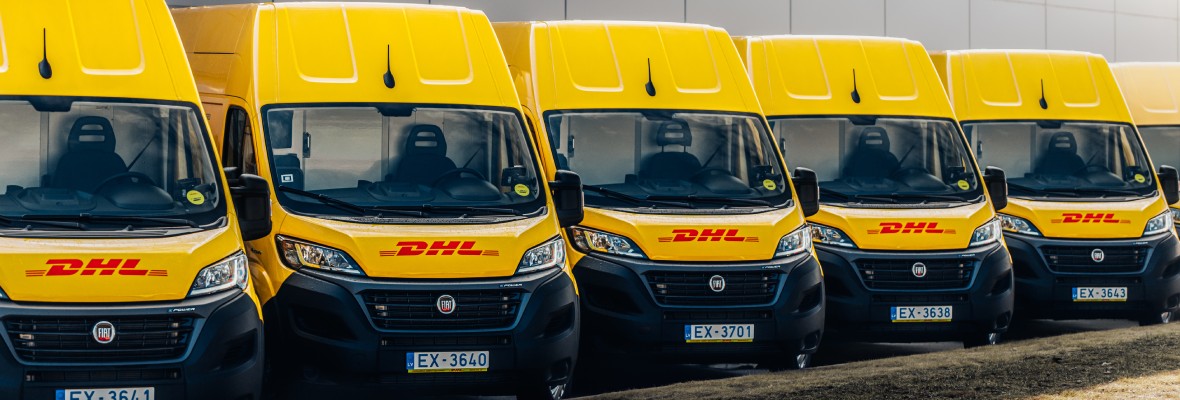 DHL Express Latvia elektrificē savu autoparku